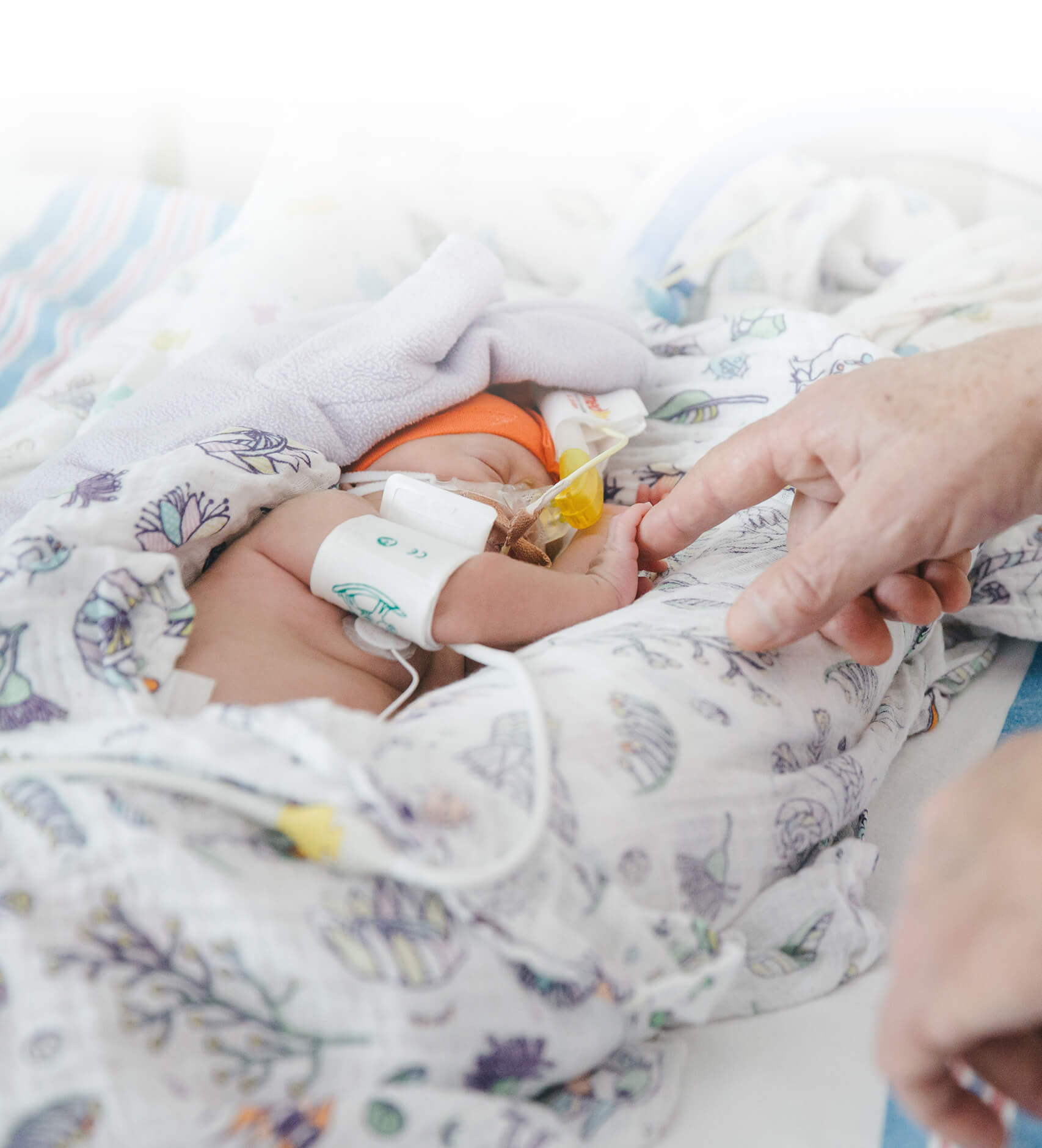 Un nouveau-né à l’Unité néonatale du CHU Sainte-Justine.